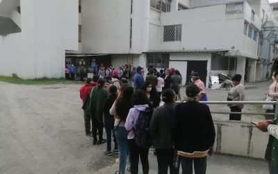 Largas filas para agendar turnos en hospital de Loja